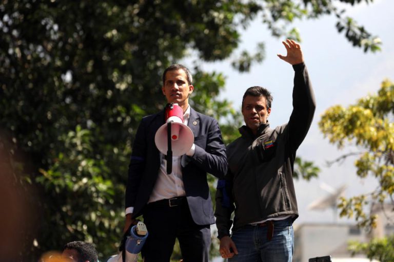 LEOPOLDO LÓPEZ E FAMÍLIA ENTRARAM NA EMBAIXADA DO CHILE EM CARACAS