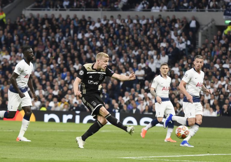 AJAX VENCE TOTTENHAM EM LONDRES E VÊ FINAL DA LIGA DOS CAMPEÕES MAIS PERTO