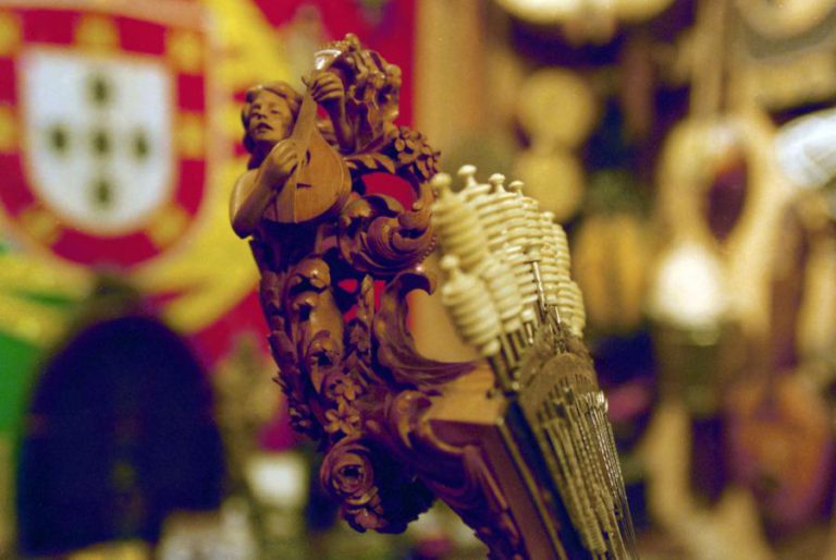 DOIS SÉCULOS DE HISTÓRIA DA GUITARRA PORTUGUESA EM EXPOSIÇÃO EM LISBOA