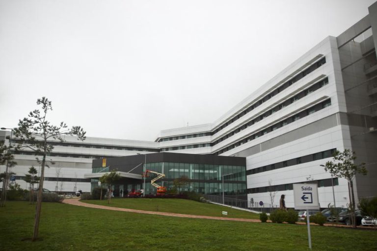 HOSPITAL DE CASCAIS NEGA “ENVOLVIMENTO NO FALSEAMENTO DE QUAISQUER RESULTADOS CLÍNICOS”