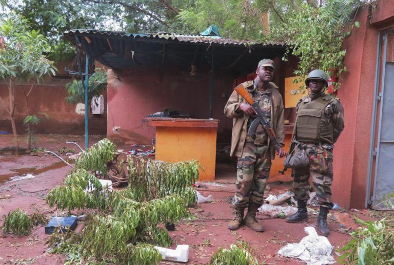 18 CIVIS MORTOS EM DUPLA EMBOSCADA NO CENTRO DO MALI