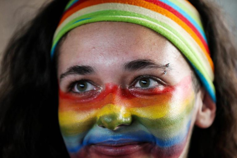 SENADO BRASILEIRO APROVA PROJETO QUE CRIMINALIZA A HOMOFOBIA