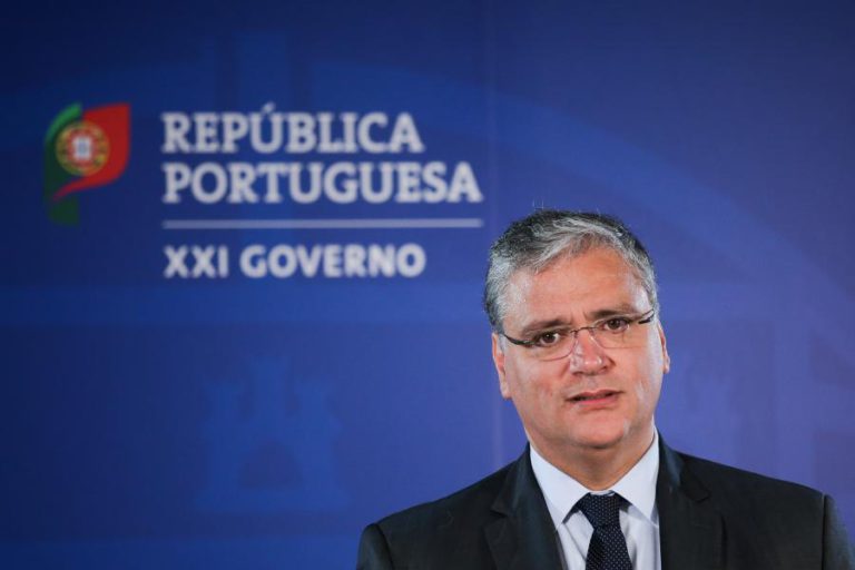 GOVERNO DOS AÇORES ANUNCIA SUBSTITUIÇÃO DE DIRETORA INVESTIGADA EM PROCESSO JUDICIAL