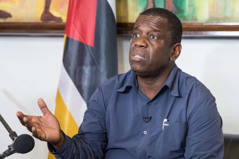 TERCEIRO MAIOR PARTIDO MOÇAMBICANO CONFIRMA DAVIZ SIMANGO COMO CANDIDATO PRESIDENCIAL