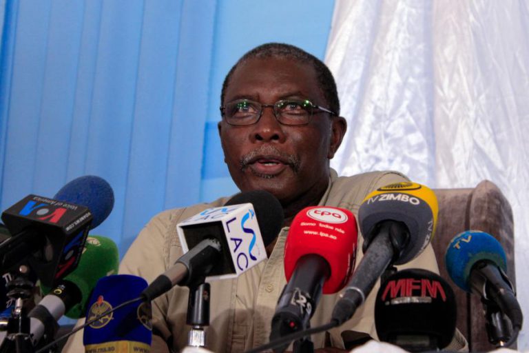 RESTOS MORTAIS DE SAVIMBI DEPOSITADOS NUMA UNIDADE MILITAR NO ANDULO