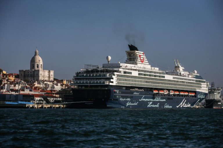 ASSOCIAÇÃO AMBIENTALISTA ALERTA PARA ELEVADAS EMISSÕES POLUENTES DOS NAVIOS DE CRUZEIRO