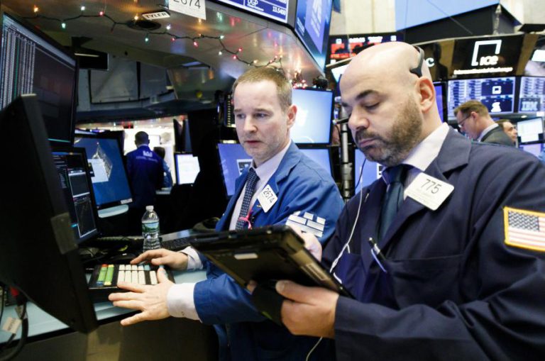 WALL STREET FECHA EM ALTA COM RECORDE DO NASDAQ