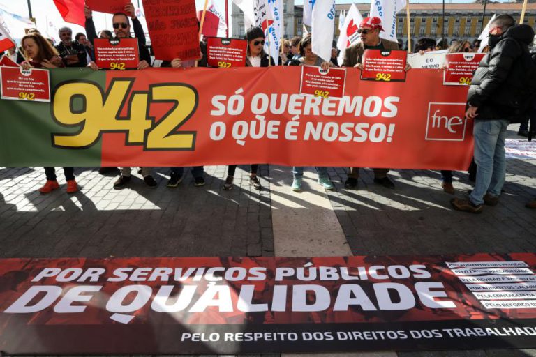UGT DIZ QUE SOLUÇÃO PARA PROFESSORES ABRE EXPECTATIVAS PARA RESTANTES CARREIRAS