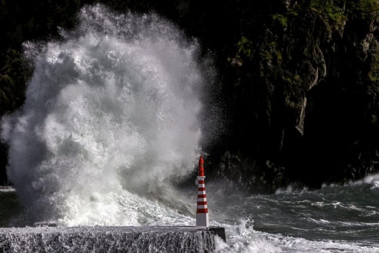 GRUPOS ORIENTAL E CENTRAL DOS AÇORES SOB AVISO AMARELO DEVIDO A CHUVA E VENTO