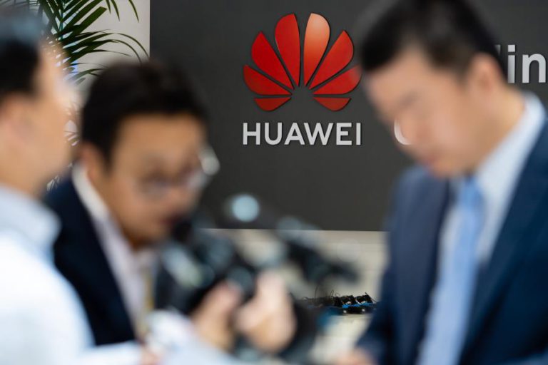 EUA AMEAÇAM CHINESA HUAWEI COM CORTE NO FORNECIMENTO DE TECNOLOGIA