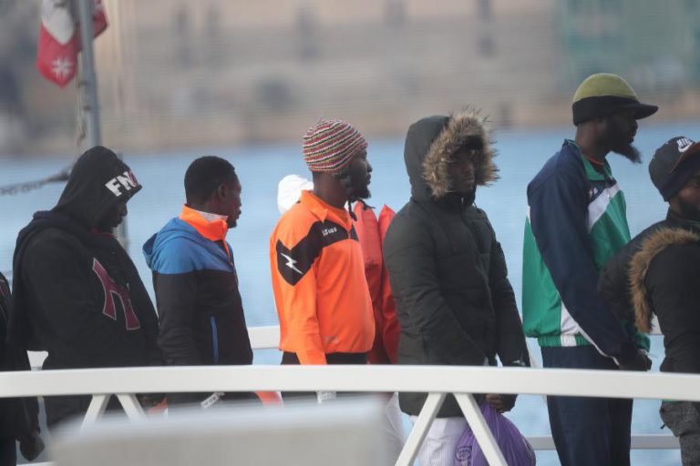 PRESIDENTE DA GUINÉ-BISSAU PROMULGA LEI PARA COMBATER TRÁFICO DE MIGRANTES