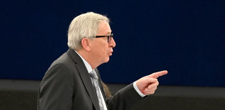COMISSÃO JUNCKER PODE TER DE MANTER-SE EM FUNÇÕES ALÉM DE OUTUBRO