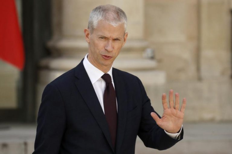 RECONSTRUÇÃO DE NOTRE-DAME NÃO SERÁ FEITA “APRESSADAMENTE”, DIZ MINISTRO