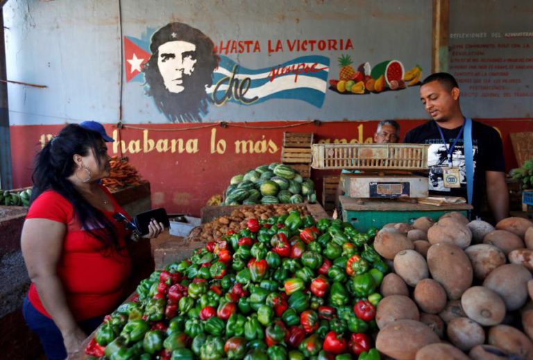 CUBA LANÇA RACIONAMENTO DE PRODUTOS BÁSICOS PERANTE CRISE ECONÓMICA