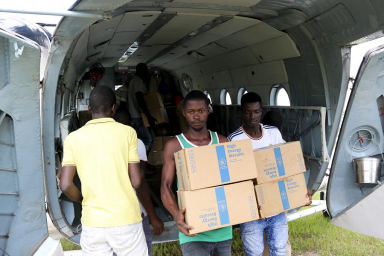 GRUPO ARMADO ATACA ALDEIA EM MOÇAMBIQUE, AJUDA HUMANITÁRIA PARADA POR PREVENÇÃO