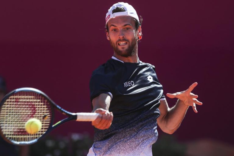 JOÃO SOUSA JOGA HOJE ACESSO AOS QUARTOS DE FINAL DO ESTORIL OPEN