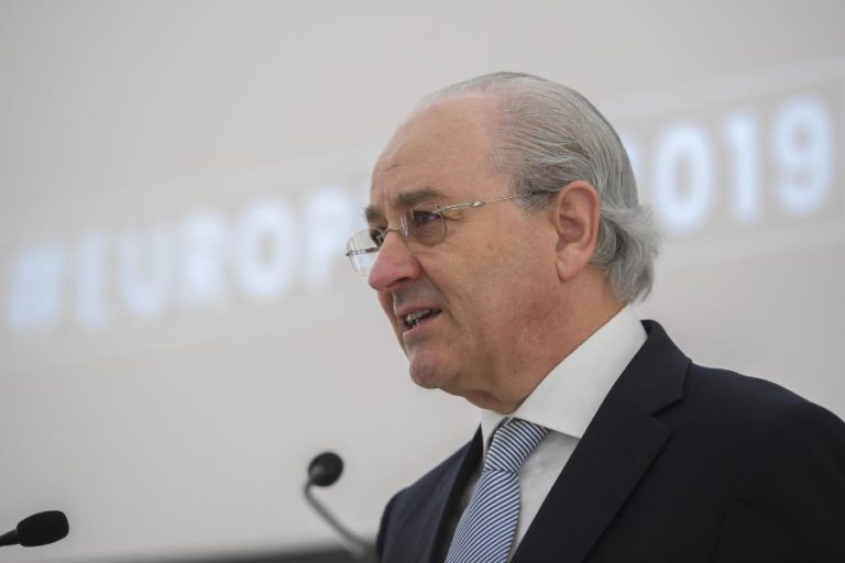 LÍDER DO PSD FALA NO DOMINGO SOBRE AMEAÇA DE DEMISSÃO DO PRIMEIRO-MINISTRO