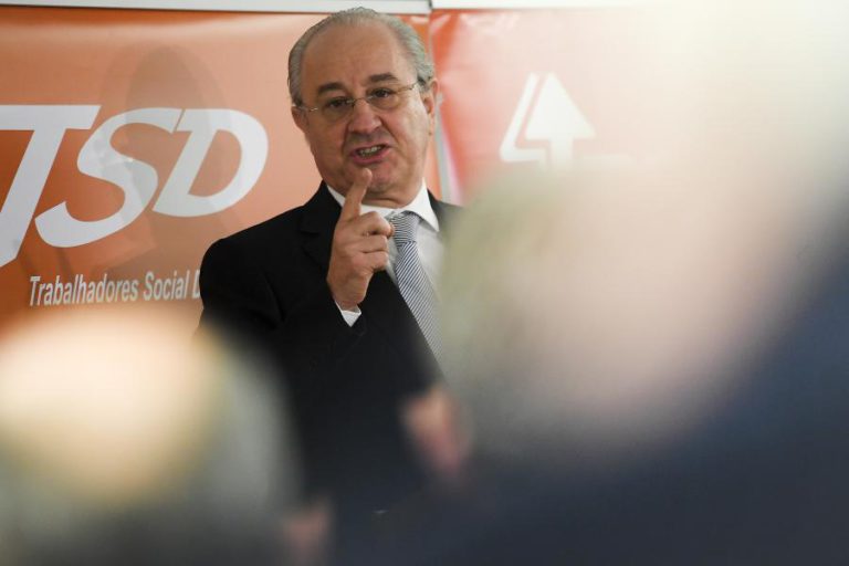 PRESIDENTE DO PSD FALA HOJE NO PORTO AOS JORNALISTAS SOBRE CRISE NO GOVERNO