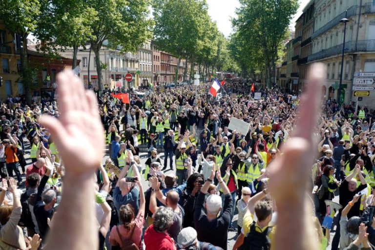 MOVIMENTO DOS ‘COLETES AMARELOS’ CONTINUA A DIMINUIR COM DESORGANIZAÇÃO EM PARIS