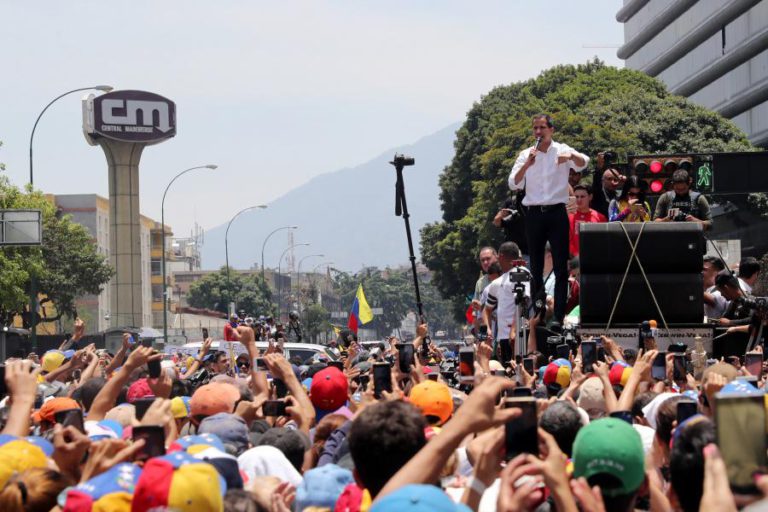 GUAIDÓ ANUNCIA GREVE DO SETOR PÚBLICO E PEDE AO POVO QUE SE MANTENHA NAS RUAS