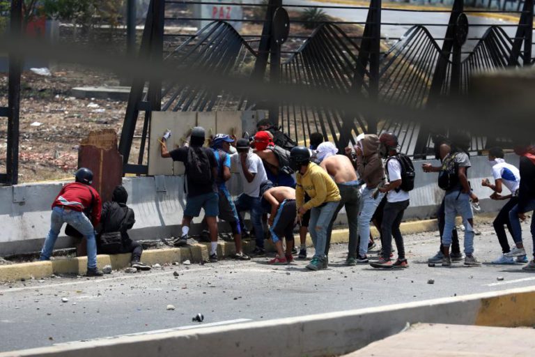 GRUPO DE DIREITOS HUMANOS REFERE QUATRO MORTOS EM DOIS DIAS DE PROTESTOS NA VENEZUELA