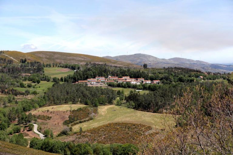 A ALDEIA MODELO QUE SALAZAR CRIOU E PAREDES DE COURA QUER GUARDAR COMO MUSEU VIVO