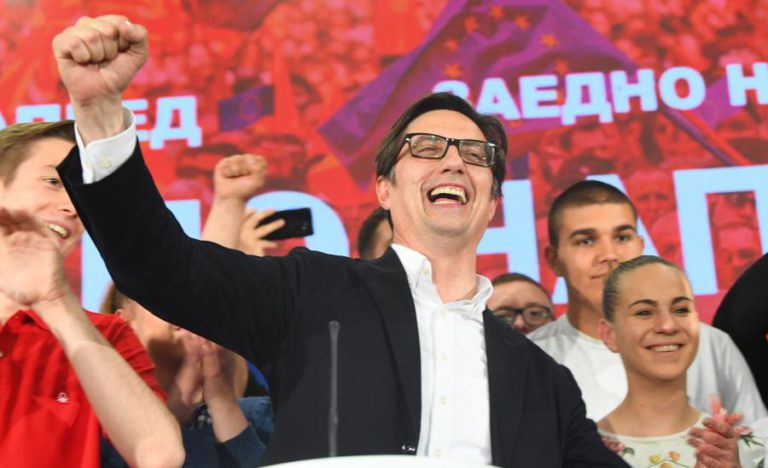 CANDIDATO DO PARTIDO NO PODER VENCE PRESIDENCIAIS NA MACEDÓNIA DO NORTE