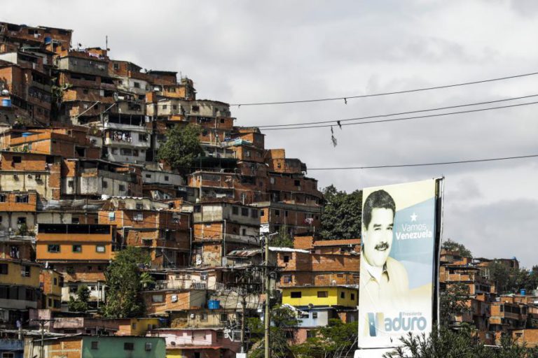 NICOLÁS MADURO REFORÇA SEGURANÇA NA FRONTEIRA COM A COLÔMBIA