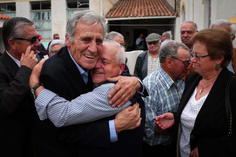 PCP RECUSA “ENGANAR OS PROFESSORES” E APROVAR PROPOSTAS DE PSD E CDS