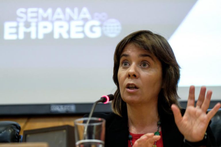 CATARINA MARTINS CRITICA “ARMADILHA DA DIREITA” E MUDANÇAS DE OPINIÃO SOBRE PROFESSORES