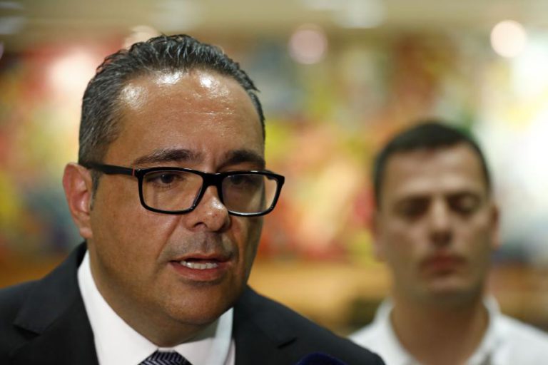 SINDICATO DE MOTORISTAS DE MATÉRIAS PERIGOSAS DESCONVOCA GREVE E ANUNCIA “ACORDO HISTÓRICO”
