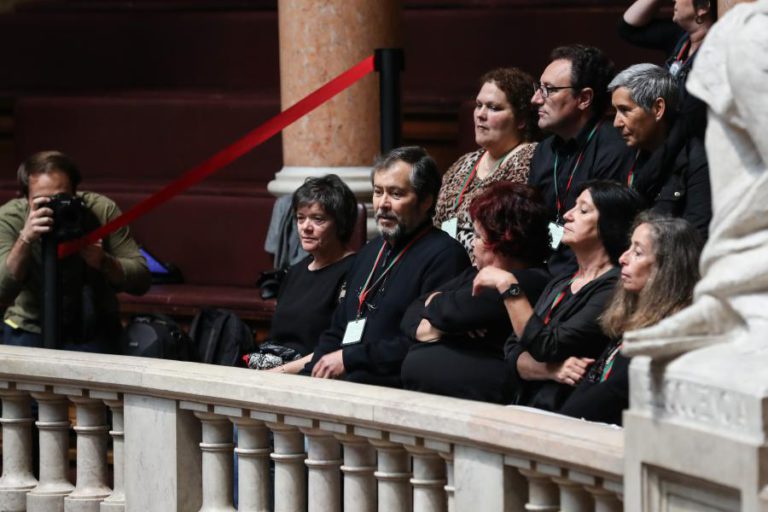PARLAMENTO ‘CHUMBA’ SALVAGUARDAS FINANCEIRAS PROPOSTAS POR PSD E CDS SOBRE PROFESSORES
