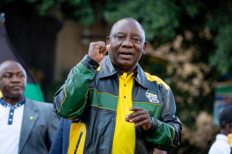 PRESIDENTE SUL-AFRICANO PROMETE MAIS EMPREGO E COMBATE À CORRUPÇÃO