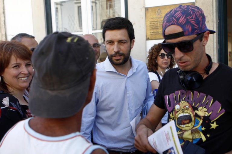 CDU SOLIDÁRIA COM TRABALHADORES DA AUTOEUROPA MEIA HORA APÓS MARISA MATIAS