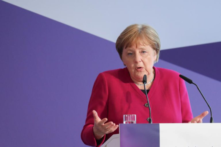 VÍDEO DE ‘YOUTUBER’ COM CRÍTICAS AO PARTIDO DE MERKEL VISTO POR 5 MILHÕES