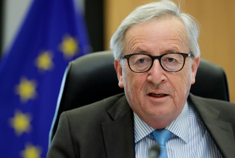 JUNCKER LAMENTA DEMISSÃO DE MAY E COMPROMETE-SE A TRABALHAR COM FUTURO PM