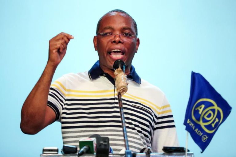 COMISSÃO POLÍTICA DO ADI EXPULSA PRESIDENTE ELEITO HOJE EM CONGRESSO EM SÃO TOMÉ