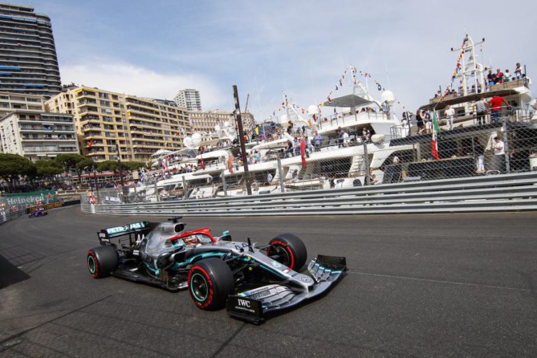 LEWIS HAMILTON FAZ A ‘POLE POSITION’ PARA O GP DO MÓNACO DE F1 COM NOVO RECORDE DA PISTA