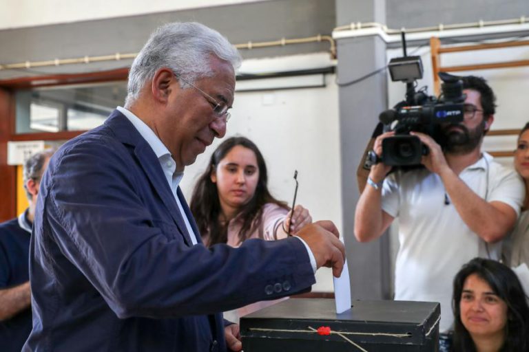 COSTA PEDE AOS PORTUGUESES PARA “NÃO DESAPROVEITAREM” OPORTUNIDADE DE VOTAR