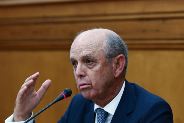 TOMÁS CORREIA ACUSA BANCO DE PORTUGAL DE “FALTA DE CORAGEM” PARA O RETIRAR DE FUNÇÕES