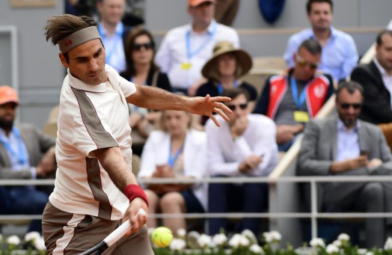 FEDERER APURA-SE PARA A TERCEIRA RONDA DE ROLAND GARROS