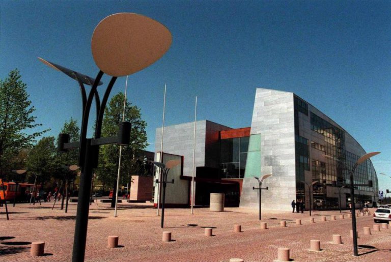 PORTUGUÊS JOÃO LAIA NOMEADO CURADOR CHEFE DE EXPOSIÇÕES DO MUSEU KIASMA NA FINLÂNDIA