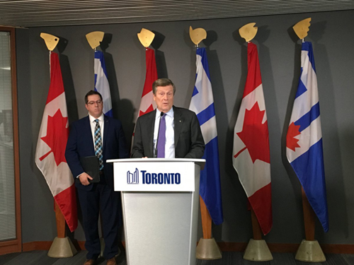 JOHN TORY PROMOVE CINEMA DE TORONTO EM LOS ANGELES