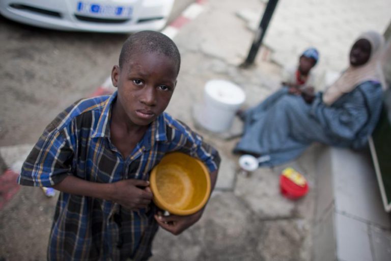 MAIS DE 100 MIL CRIANÇAS “TALIBÉ” SUJEITAS A ABUSOS E MENDICIDADE FORÇADA NO SENEGAL