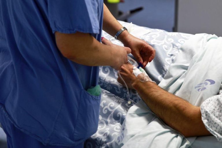 SEIS MILHÕES DE HORAS EXTRA FEITAS PELOS MÉDICOS DAVAM PARA CONTRATAR QUATRO MIL – ORDEM