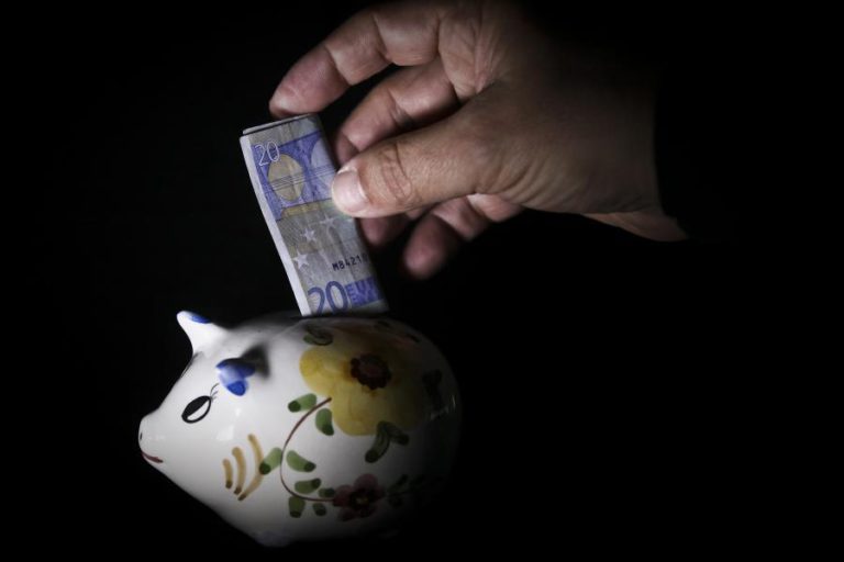 TAXA DE POUPANÇA DAS FAMÍLIAS DESCEU “MARGINALMENTE” PARA 4,5% NO 1.º TRIMESTRE
