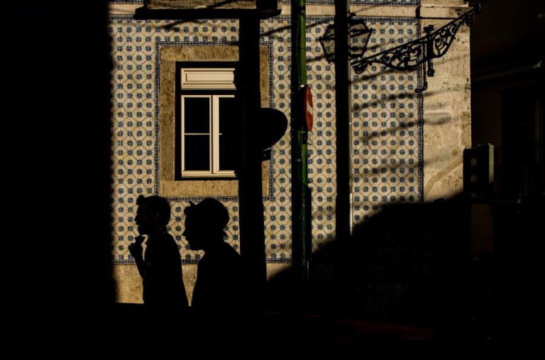 SÓ UM DE 150 ALOJAMENTOS COMPRADOS NUMA RUA DE ALFAMA FOI PARA HABITAÇÃO PRÓPRIA