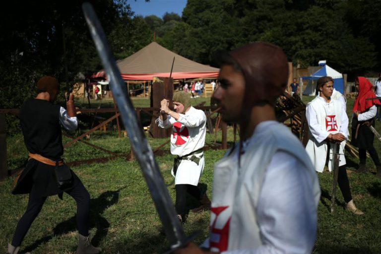 VIAGEM MEDIEVAL COM ENTRADA LIVRE PARA CRIANÇAS RESIDENTES EM SANTA MARIA DA FEIRA