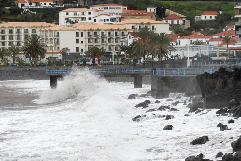NOVO TIPO DE POLUIÇÃO POR PLÁSTICO DESCOBERTA NA COSTA ROCHOSA DA MADEIRA