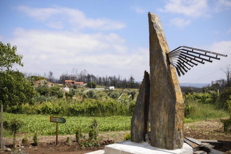 PEDRÓGÃO GRANDE: NODEIRINHO EVOCOU OS SEUS 11 MORTOS COM POESIA E CÂNTICOS